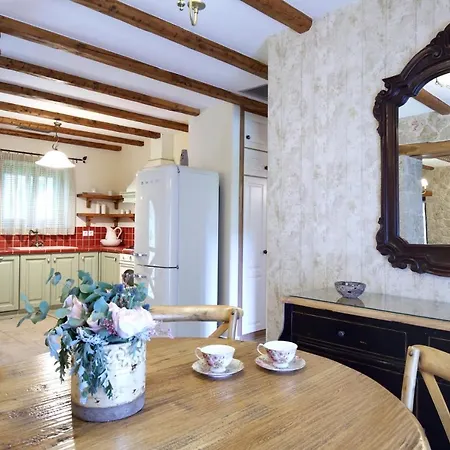 Arenaria Leucadia Villa